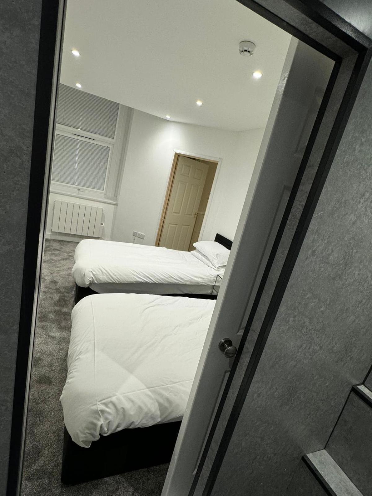 New Station Bed & Breakfast Newport  Bagian luar foto