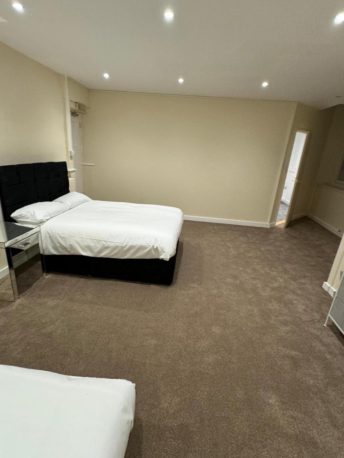 New Station Bed & Breakfast Newport  Bagian luar foto