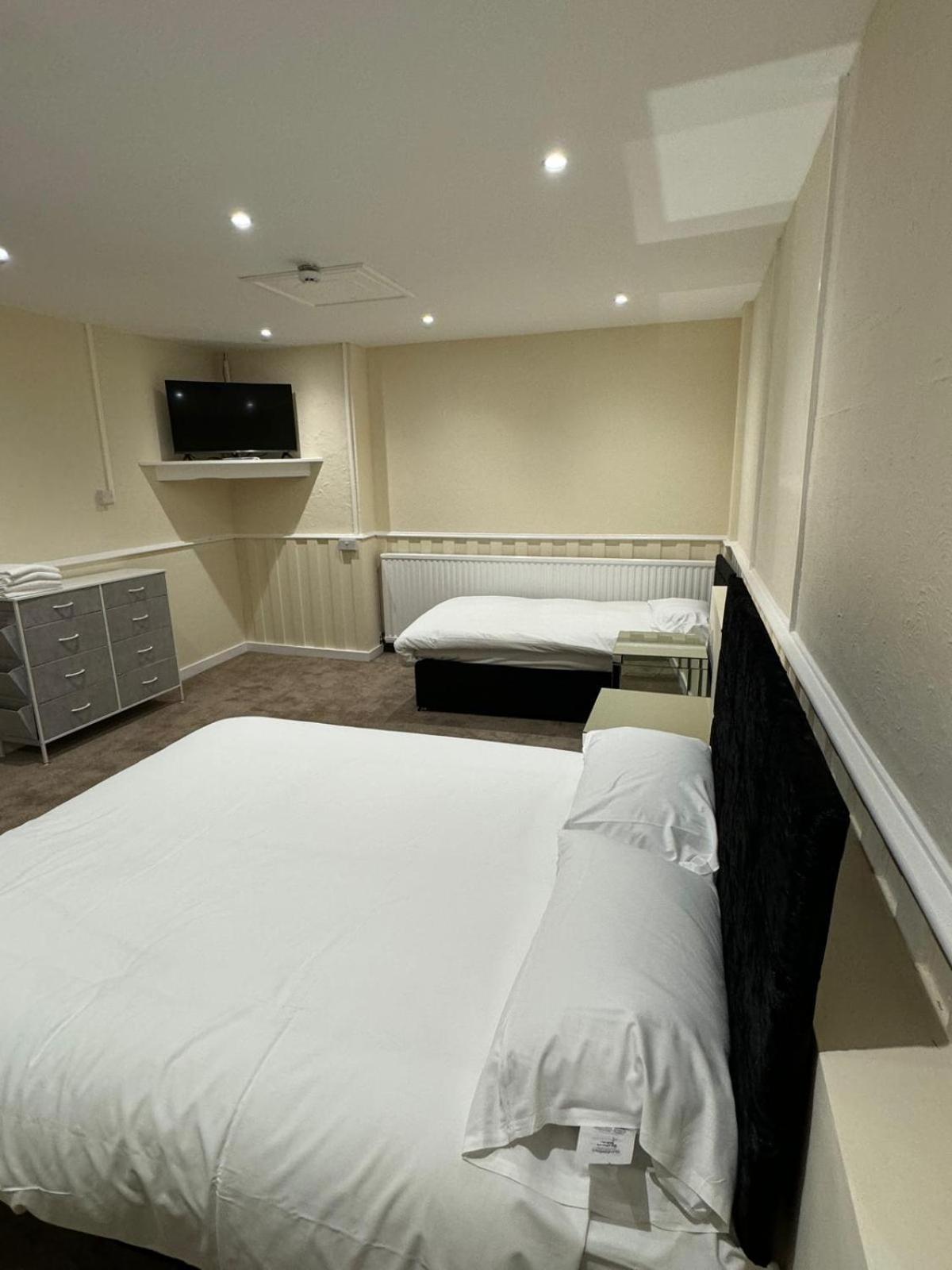 New Station Bed & Breakfast Newport  Bagian luar foto