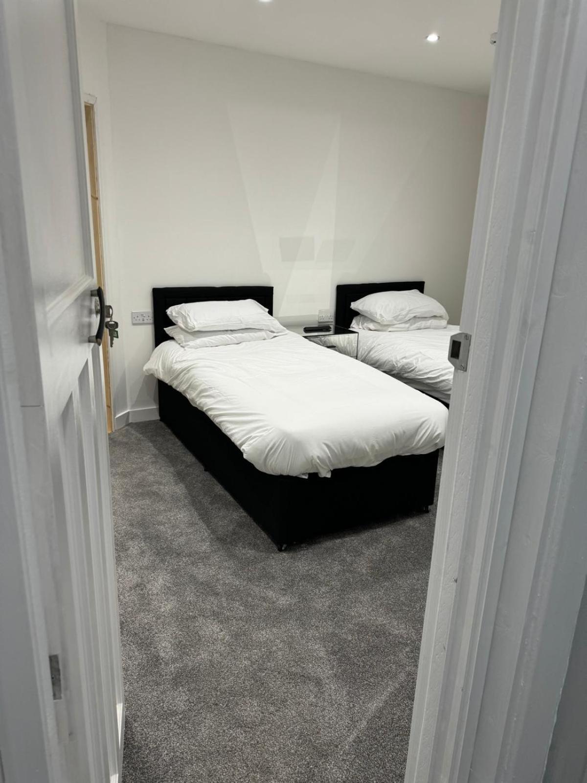 New Station Bed & Breakfast Newport  Bagian luar foto