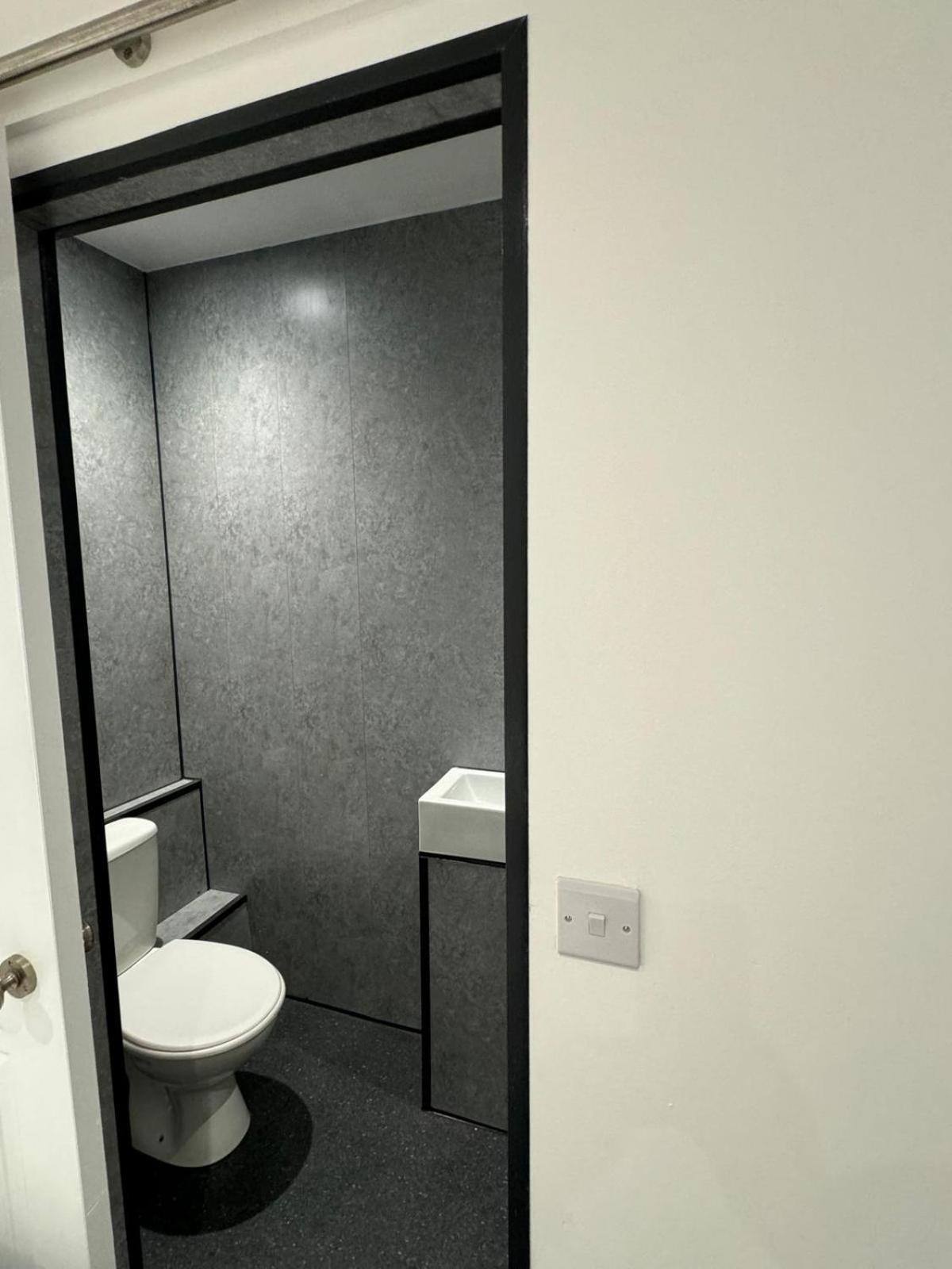 New Station Bed & Breakfast Newport  Bagian luar foto