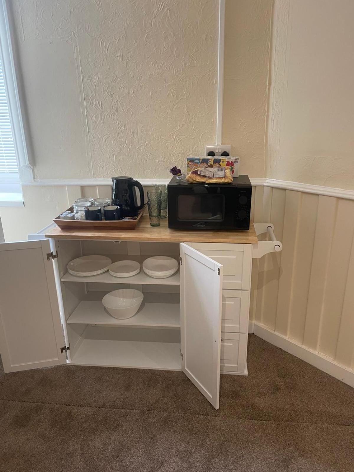 New Station Bed & Breakfast Newport  Bagian luar foto