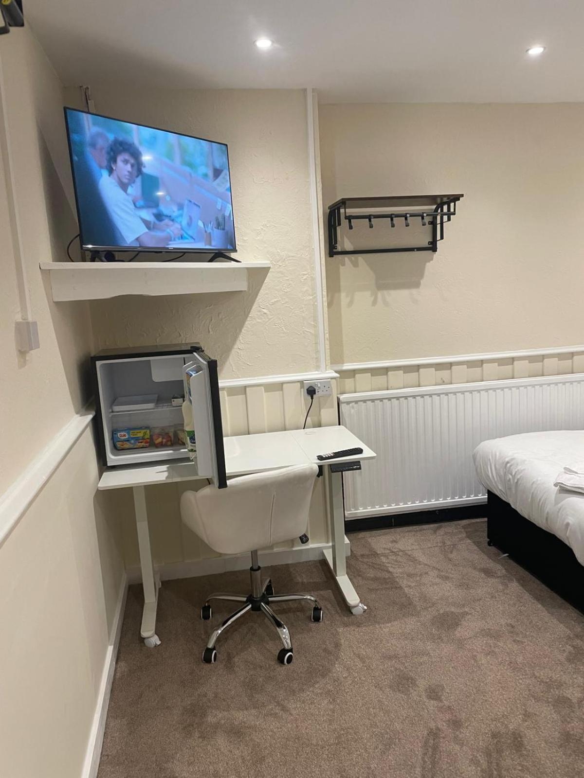 New Station Bed & Breakfast Newport  Bagian luar foto